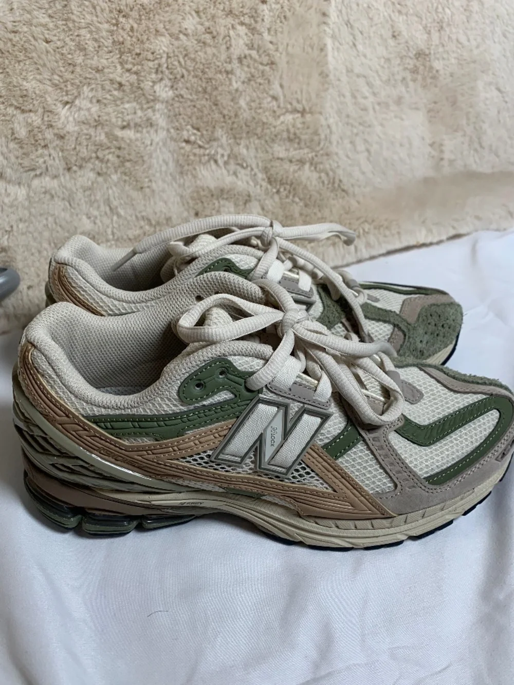 New Balance 1906 Utility M1906NE Linen Dark Olivine sz 8 - like new